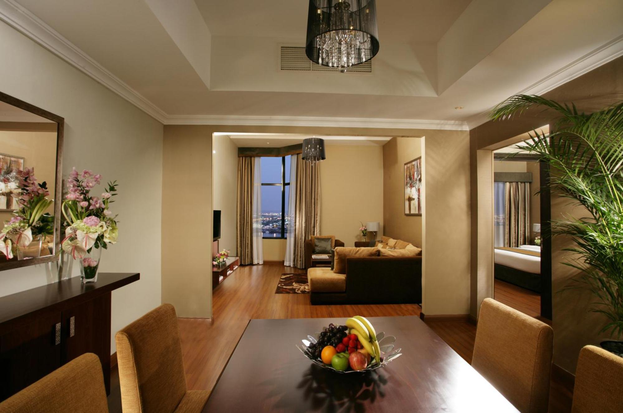 Ramada Hotel & Suites By Wyndham Ajman Exteriör bild